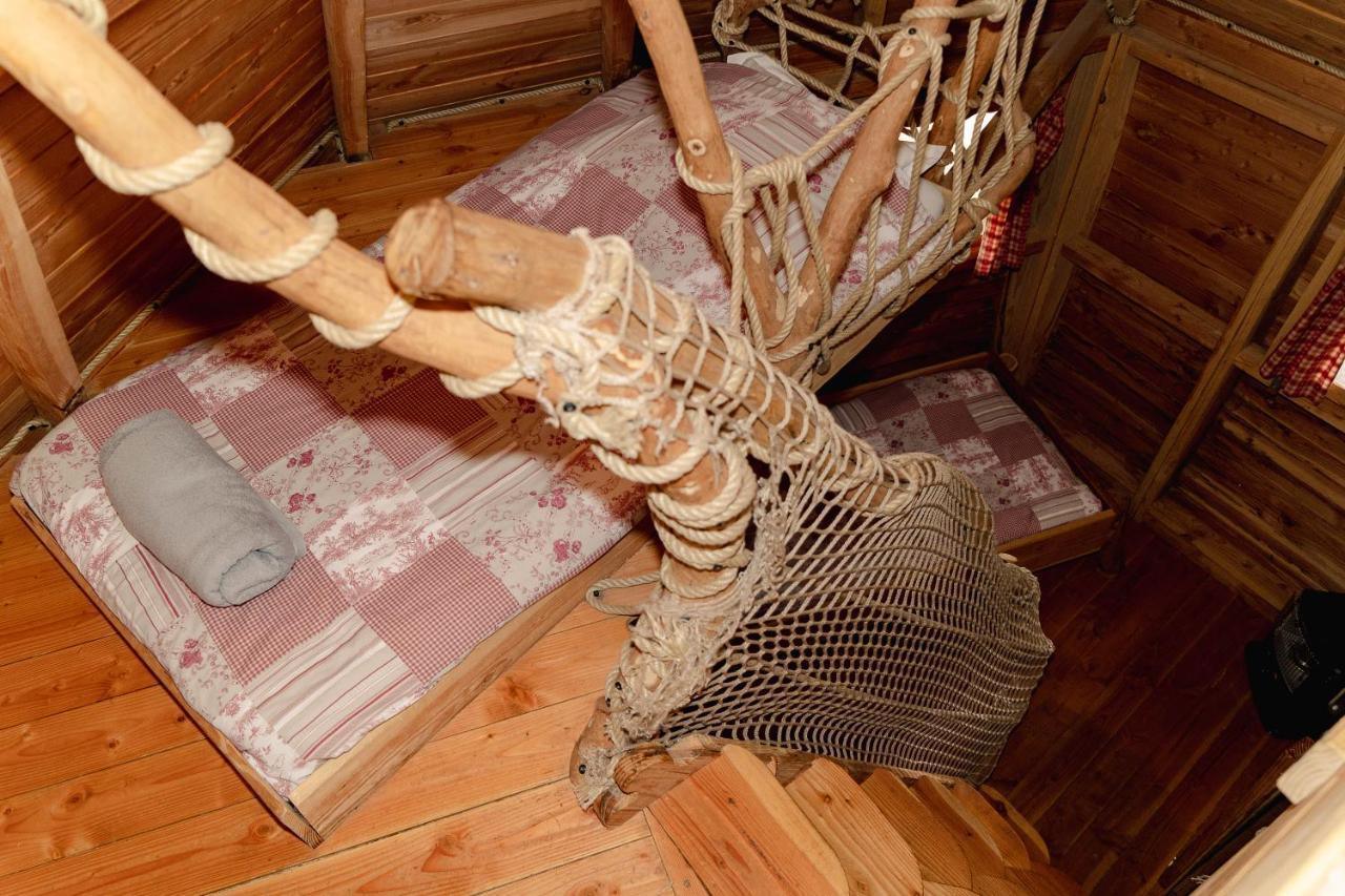 Cabane Perchee Dans Les Arbres Saint-Hilaire-en-Morvan Kültér fotó