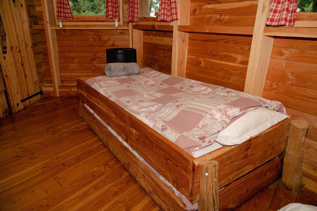 Cabane Perchee Dans Les Arbres Saint-Hilaire-en-Morvan Kültér fotó